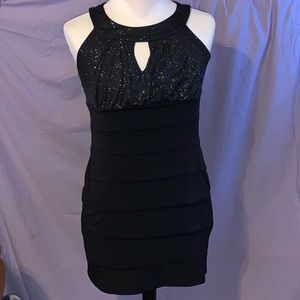 🖤 Sparkly, sexy dress